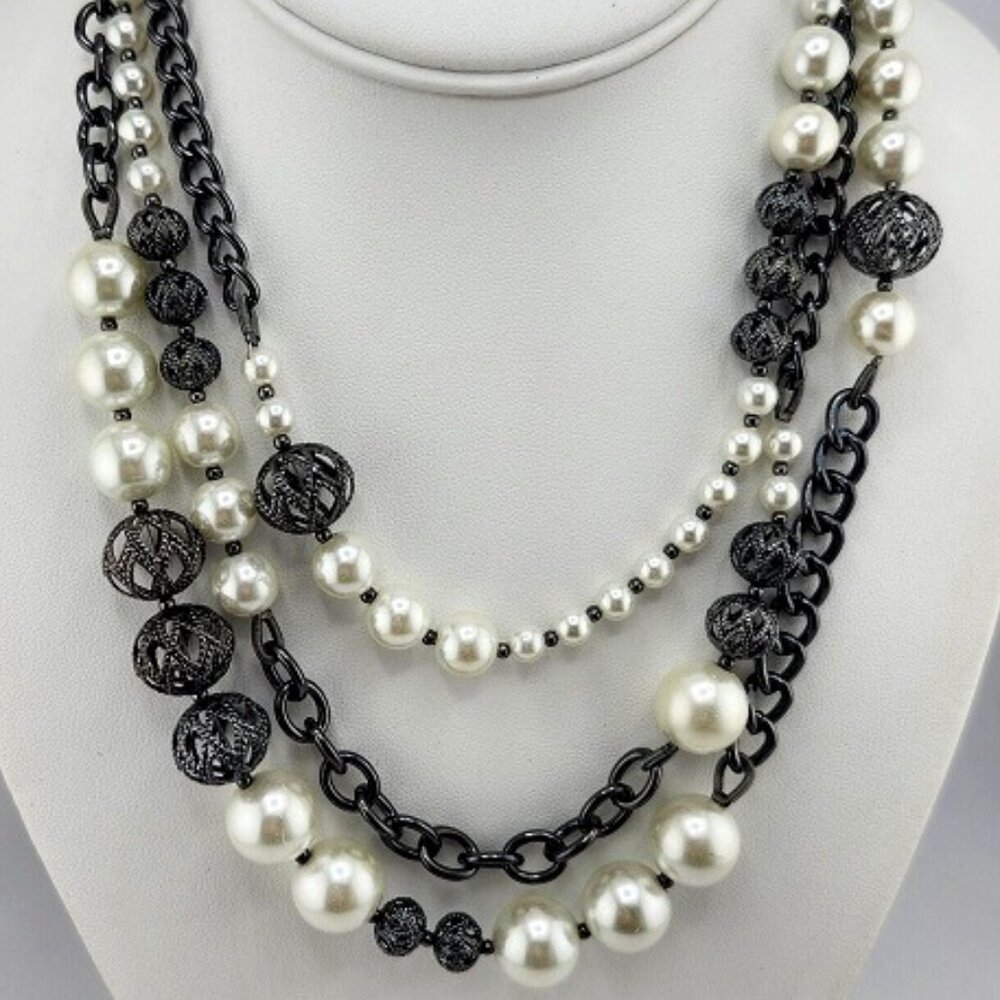 VERA WANG Rocker Chic Gunmetal Cutout Ball Ivory/White Pearl Chain Necklace**NEW - Picture 1 of 3
